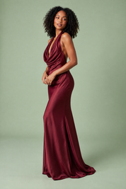 Robe longue sirène bordeaux dos nu à col bénitier | Vue de dos | Lounelle Paris