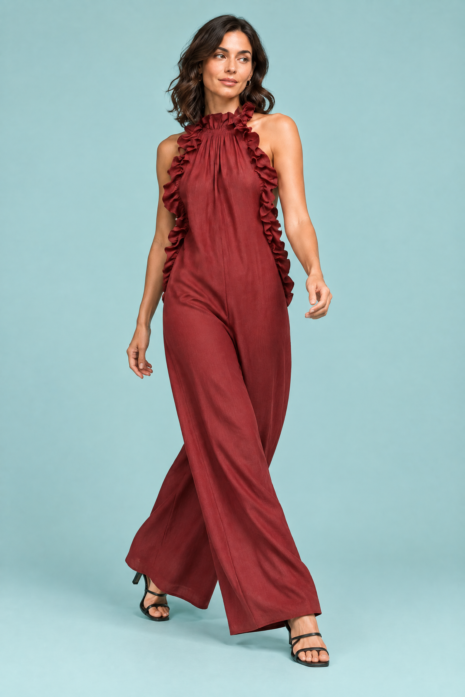 Robe longue rouge brique à volants et encolure américaine | Vue en mouvement | Lounelle Paris