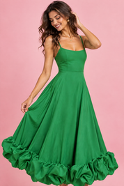 Robe midi verte évasée à bas volanté | Vue rapprochée | Lounelle Paris