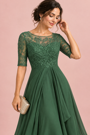 Robe en mousseline à corsage brodé vert forêt | Vue rapprochée | Lounelle Paris