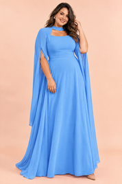 Robe longue bleu roi à encolure carrée et manches cape | Porté sur une silhouette plus ronde | Lounelle Paris