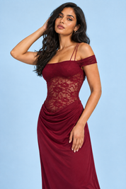 Robe longue bordeaux en dentelle froncée | Vue rapprochée | Lounelle Paris