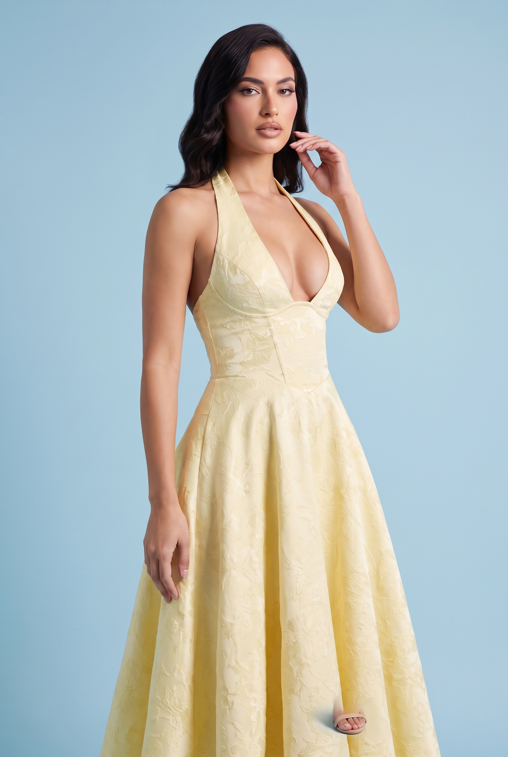 Robe midi jacquard à encolure dos nu jaune | Vue rapprochée | Lounelle Paris