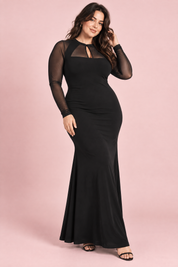 Robe longue noire froncée à encolure carrée | Porté sur une silhouette plus ronde | Lounelle Paris