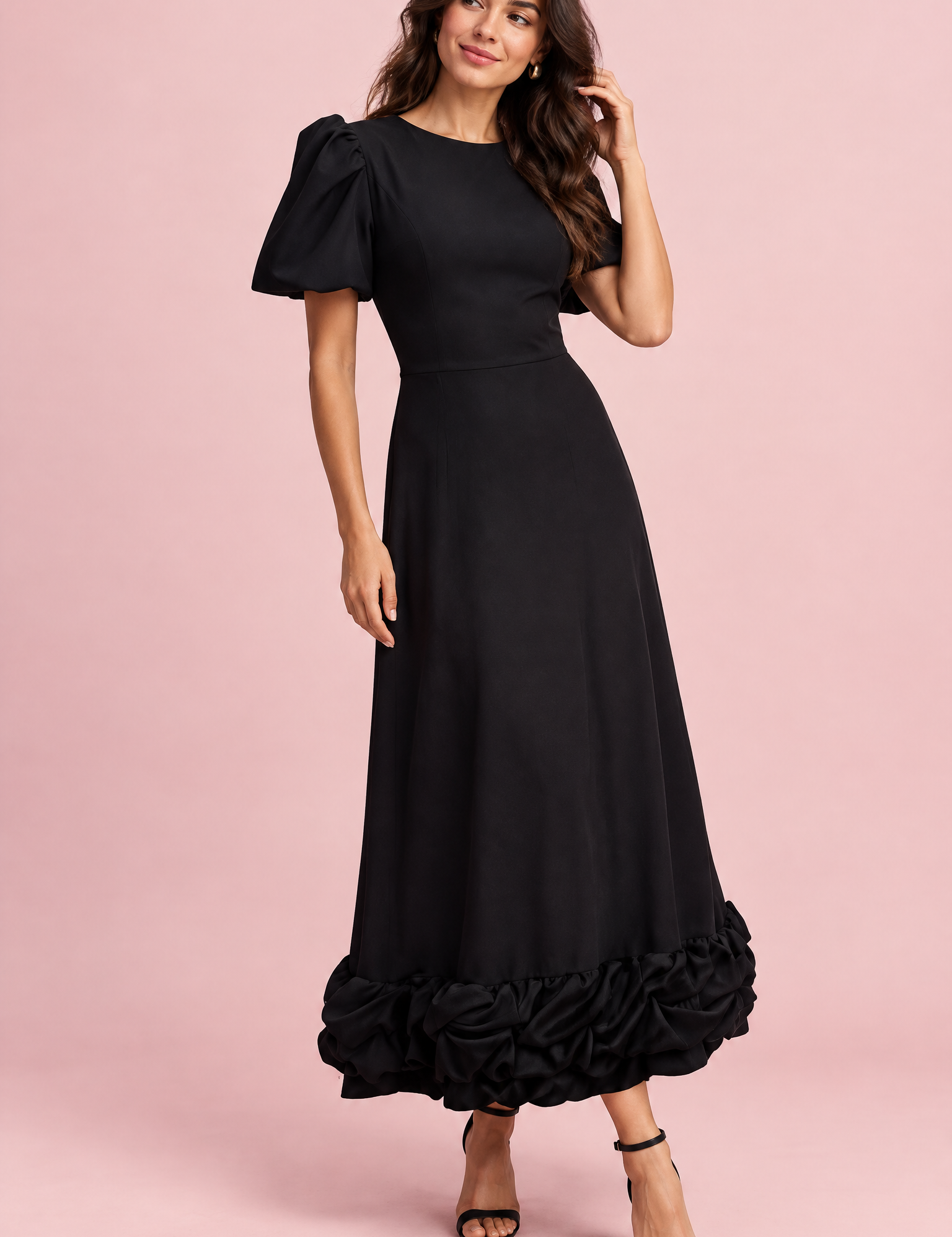 Robe longue noire à manches bouffantes et volant | Vue de face | Lounelle Paris