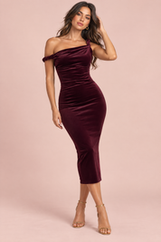 Robe longue en velours bordeaux à épaule torsadée et coupe asymétrique | Vue de face | Lounelle Paris