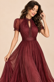 Robe longue plissée bordeaux | Vue rapprochée | Lounelle Paris