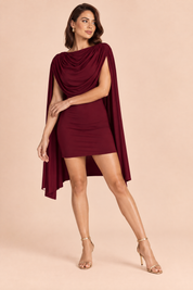Robe courte moulante froncée à col bénitier bordeaux | Vue de dos | Lounelle Paris