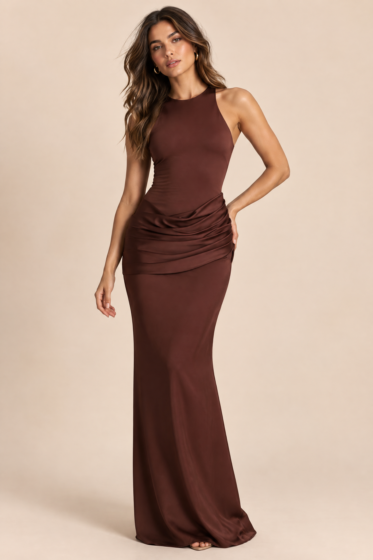 Robe longue bordeaux à col rond et jupe satinée | Vue de face | Lounelle Paris