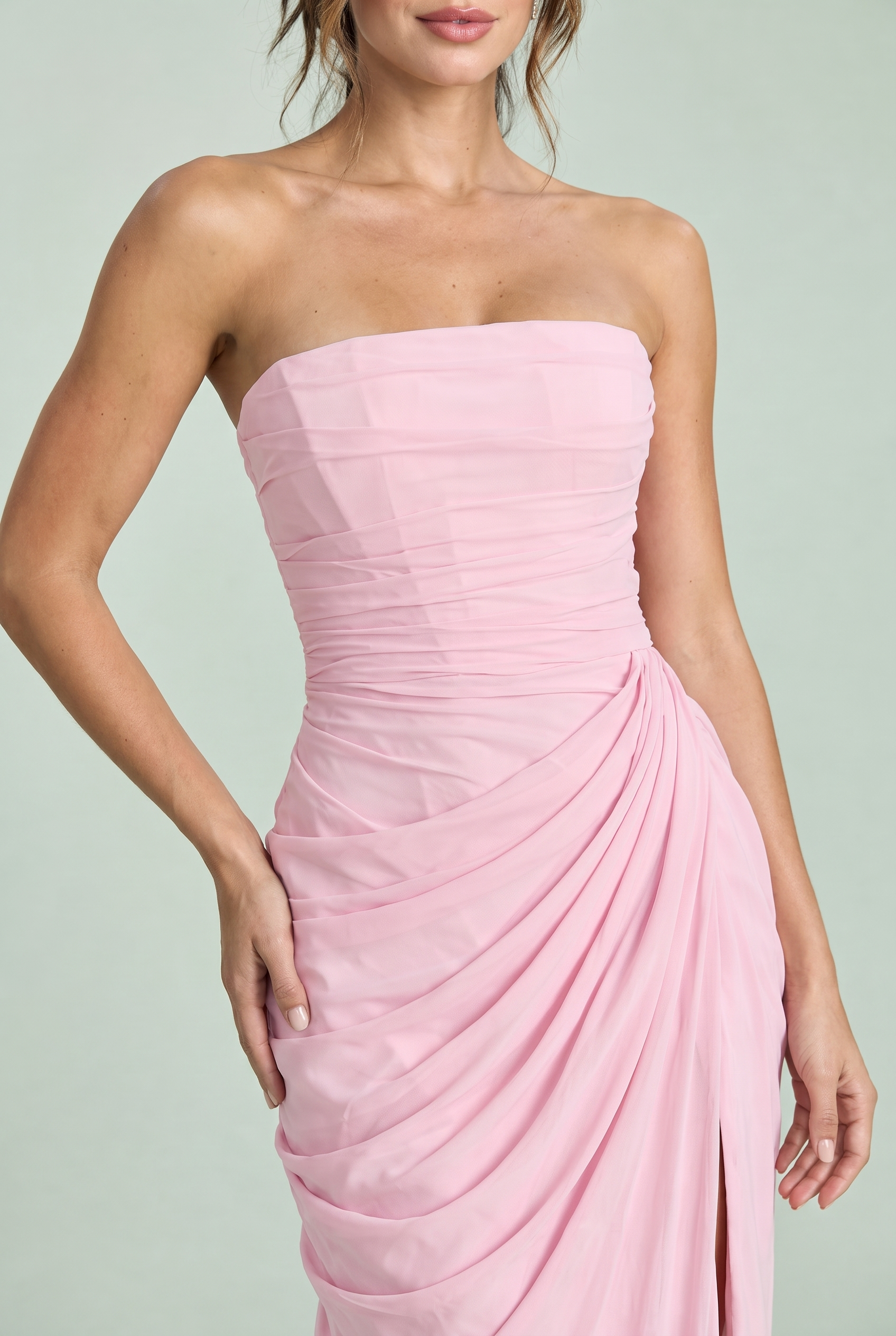 Robe longue rose froncée sans bretelles | Vue rapprochée | Lounelle Paris
