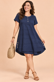 Blouse bleu marine oversize boutonnée devant | Porté sur une autre silhouette | Lounelle Paris