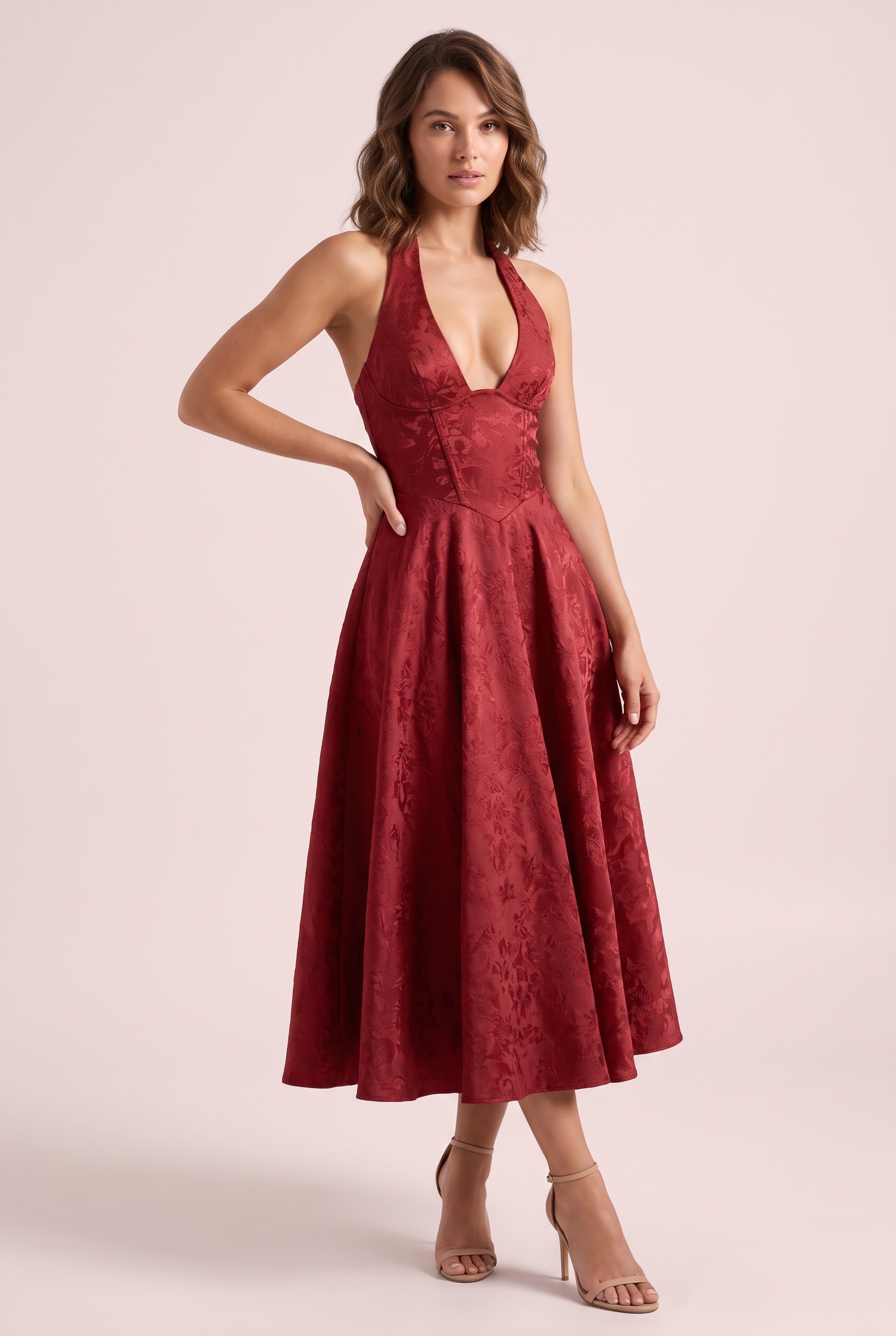 Robe midi bordeaux en dentelle à décolleté plongeant | Vue de face | Lounelle Paris