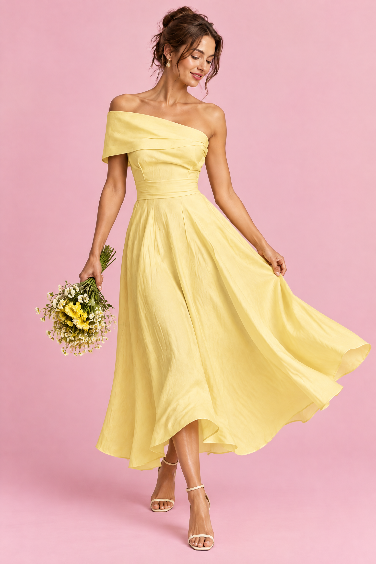 Robe asymétrique jaune à épaules dénudées | Vue en mouvement | Lounelle Paris