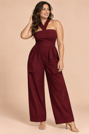 Combinaison à encolure dos nu et jambes larges bordeaux | Porté sur une autre silhouette | Lounelle Paris