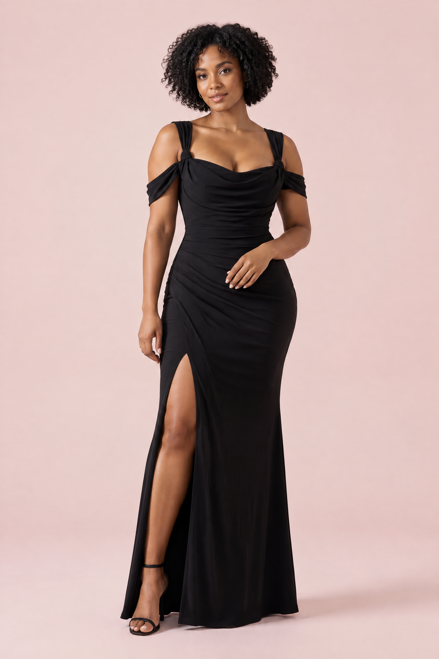 Robe longue noire drapée portefeuille à encolure carrée | Porté sur une autre silhouette | Lounelle Paris