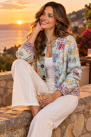 Cardigan fleuri boutonné bleu | Deuxième photo lifestyle | Lounelle Paris