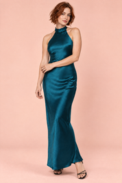 Robe longue vert paon à encolure asymétrique | Porté sur une autre silhouette | Lounelle Paris