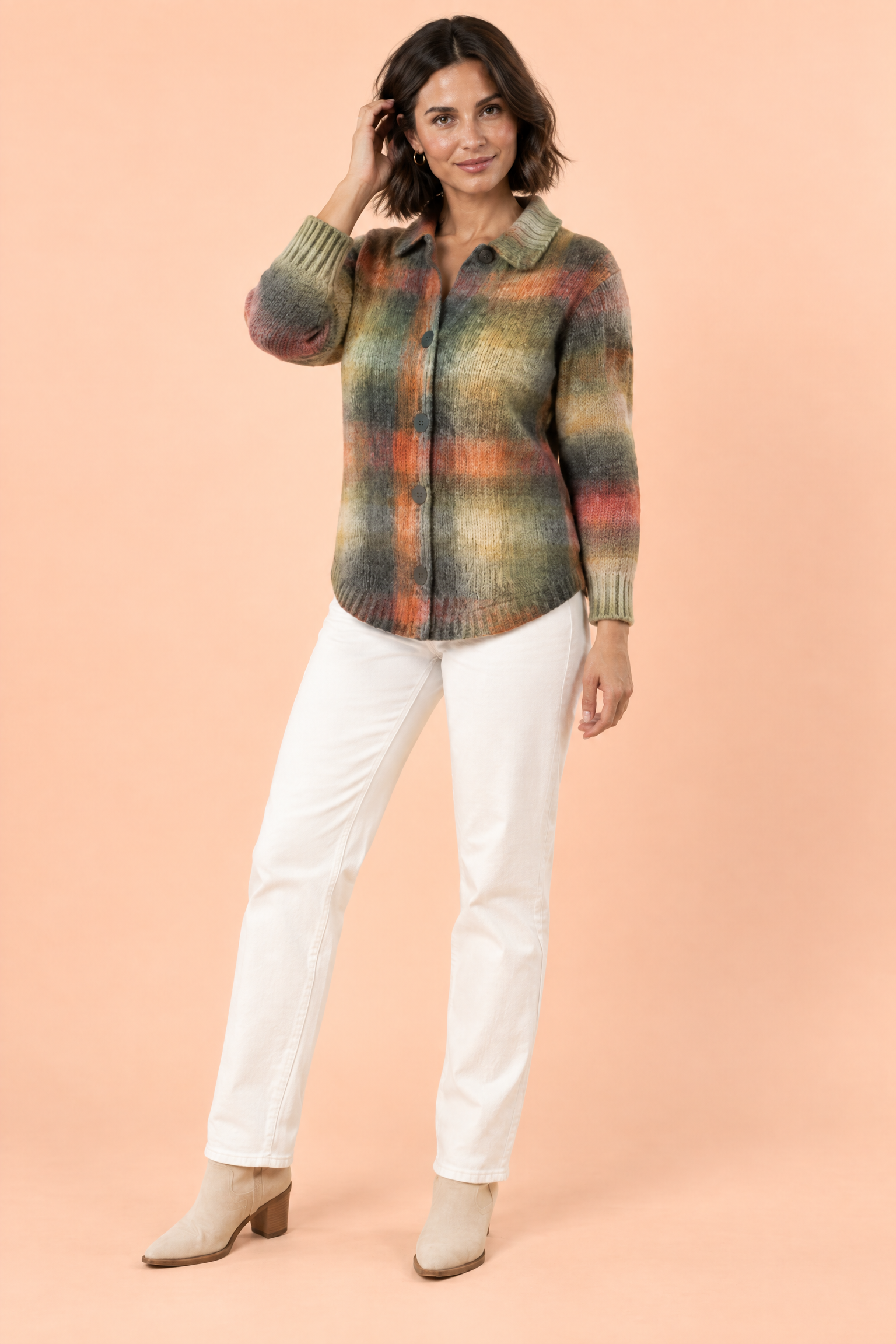 Gilet vert olive à carreaux avec col | Porté sur une autre silhouette | Lounelle Paris