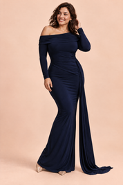 Robe longue bleue asymétrique à fronces et drapé | Porté sur une autre silhouette | Lounelle Paris