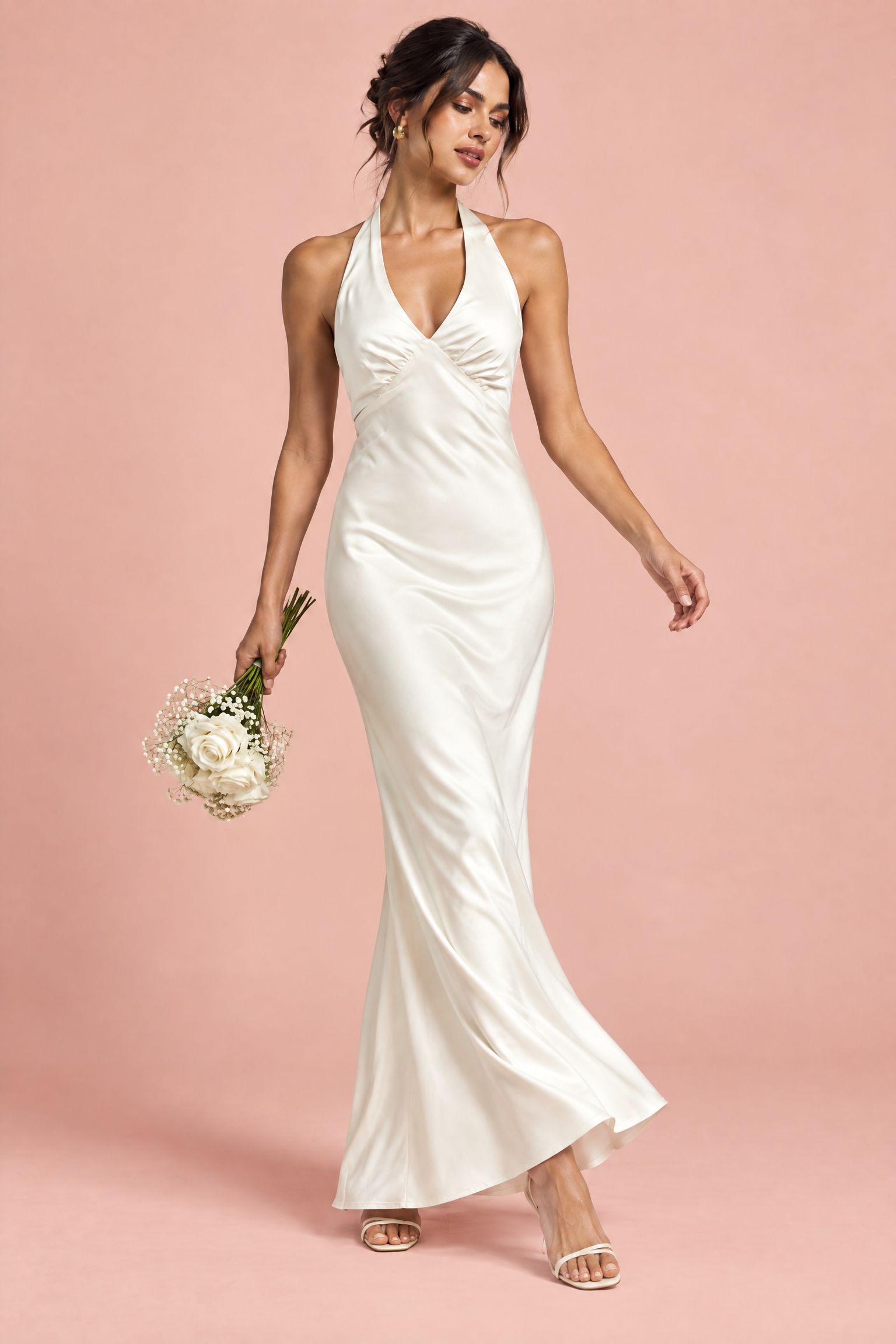 Robe longue blanc cassé à fronces et col V | Vue en mouvement | Lounelle Paris