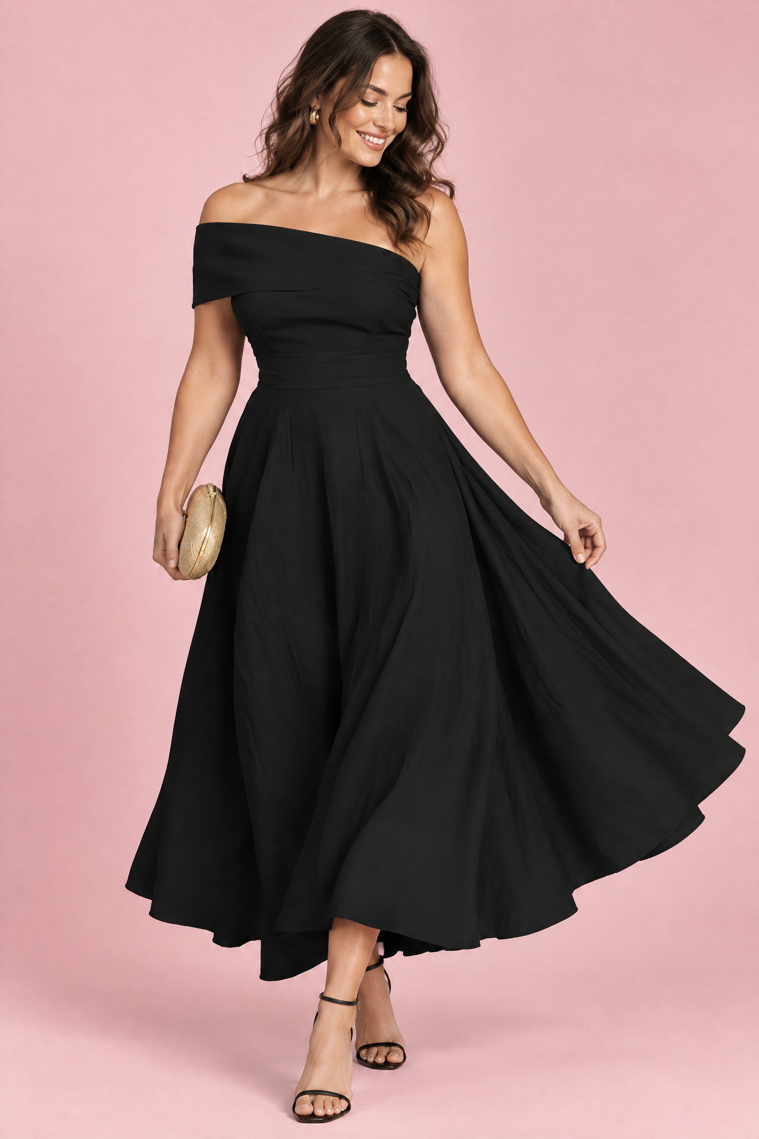Robe asymétrique noire à épaules dénudées | Porté sur une autre silhouette | Lounelle Paris
