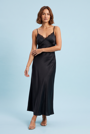Robe nuisette longue noire à dentelle | Vue de face | Lounelle Paris