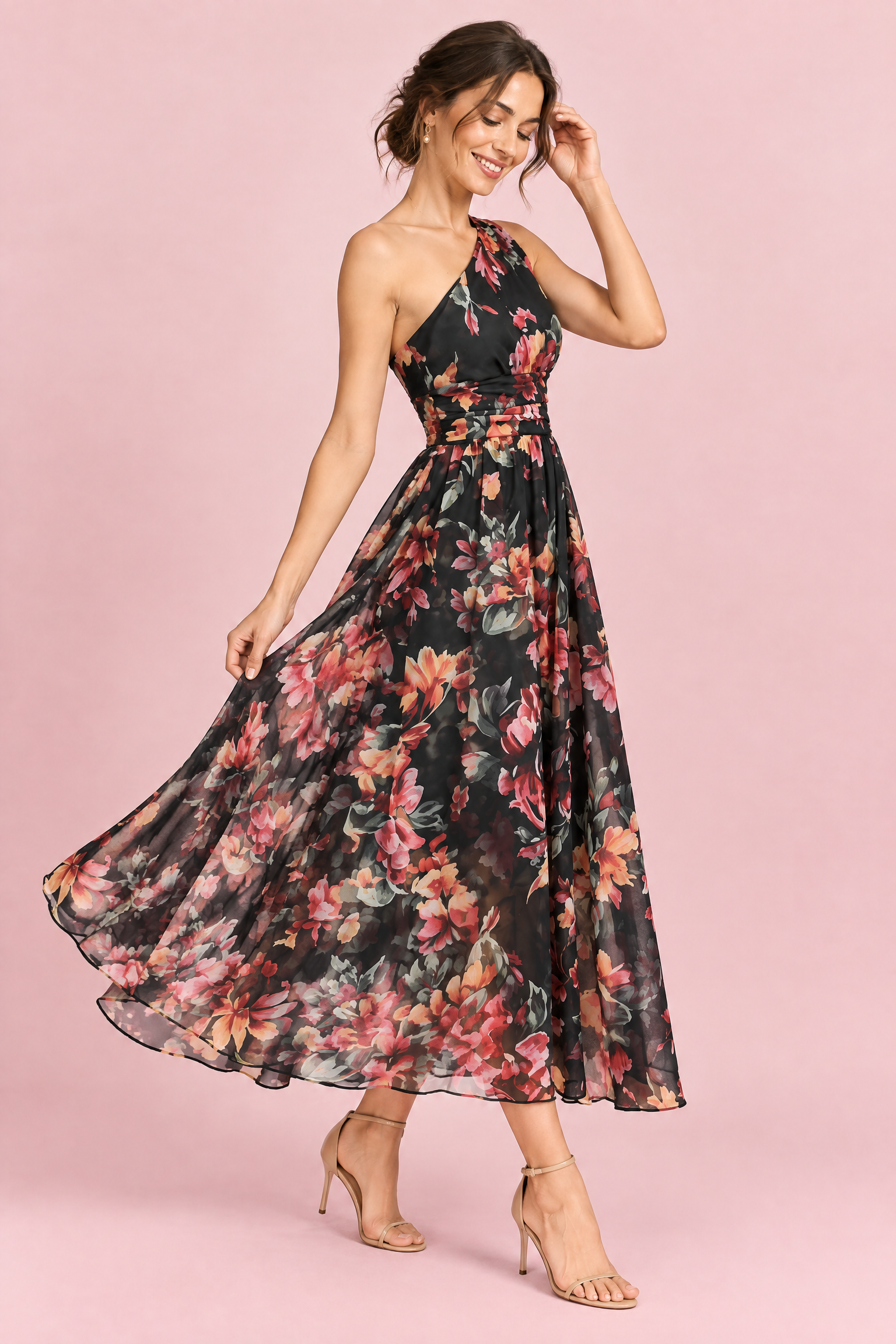Robe longue fleurie noire à une épaule, coupe trapèze | Vue de dos | Lounelle Paris