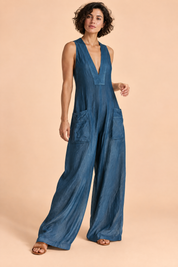 Combinaison bleue à encolure V et jambes larges | Vue de face | Lounelle Paris