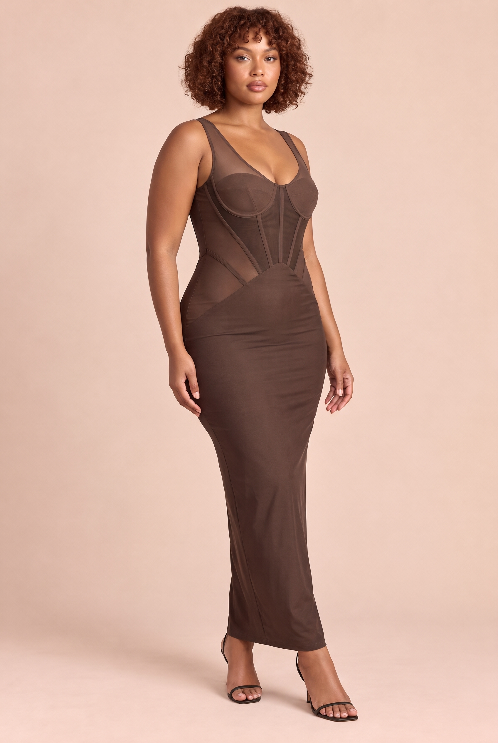 Robe longue marron à empiècements corset | Porté sur une autre silhouette | Lounelle Paris
