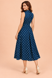 Robe midi bleu marine à pois et dos nu | Vue de dos | Lounelle Paris