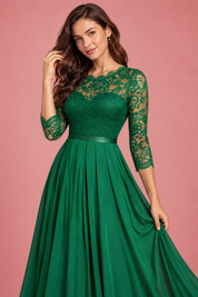 Robe longue verte à empiècement en dentelle | Vue rapprochée | Lounelle Paris