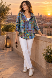 Gilet à capuche bleu à fleurs | Deuxième photo lifestyle | Lounelle Paris