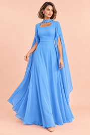 Robe longue bleu roi à encolure carrée et manches cape | Vue en mouvement | Lounelle Paris