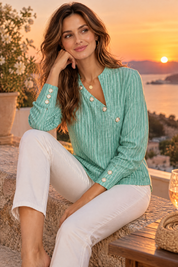 Blouse rayée asymétrique vert clair | Deuxième photo lifestyle | Lounelle Paris