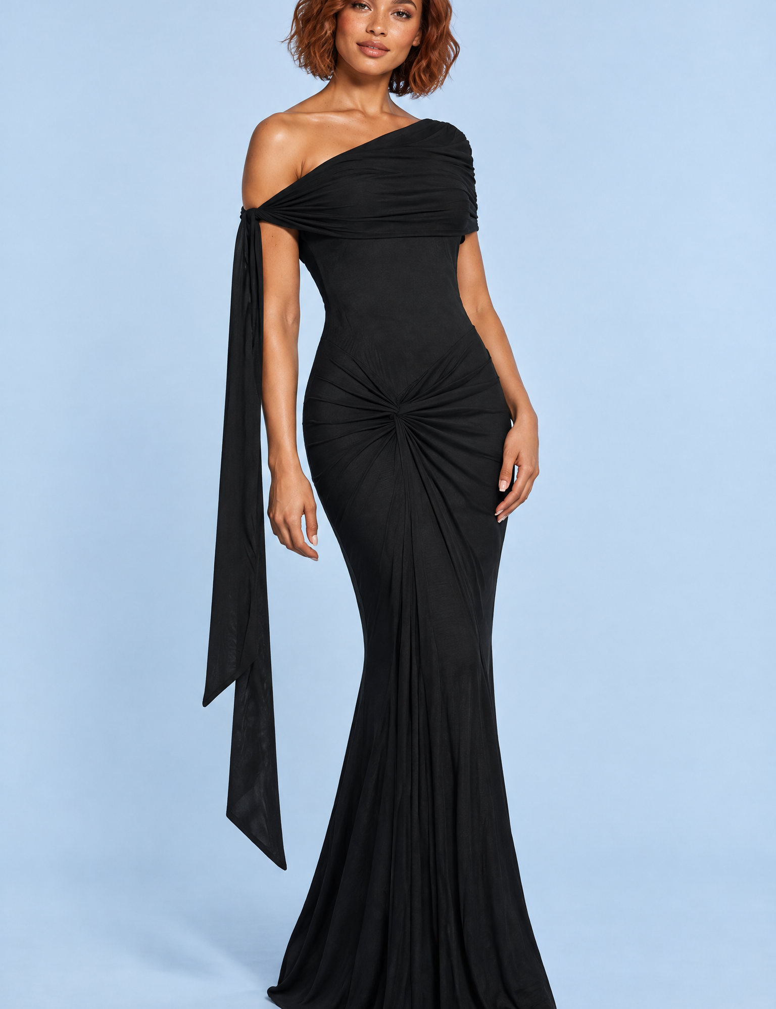 Robe longue moulante froncée asymétrique noire | Vue de face | Lounelle Paris