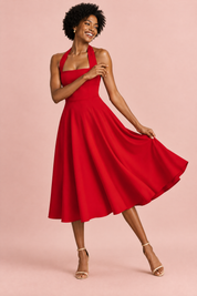 Robe midi patineuse rouge à col américain | Vue en mouvement | Lounelle Paris