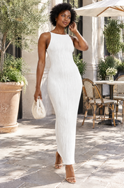 Robe longue moulante dos nu blanche | Photo lifestyle | Lounelle Paris