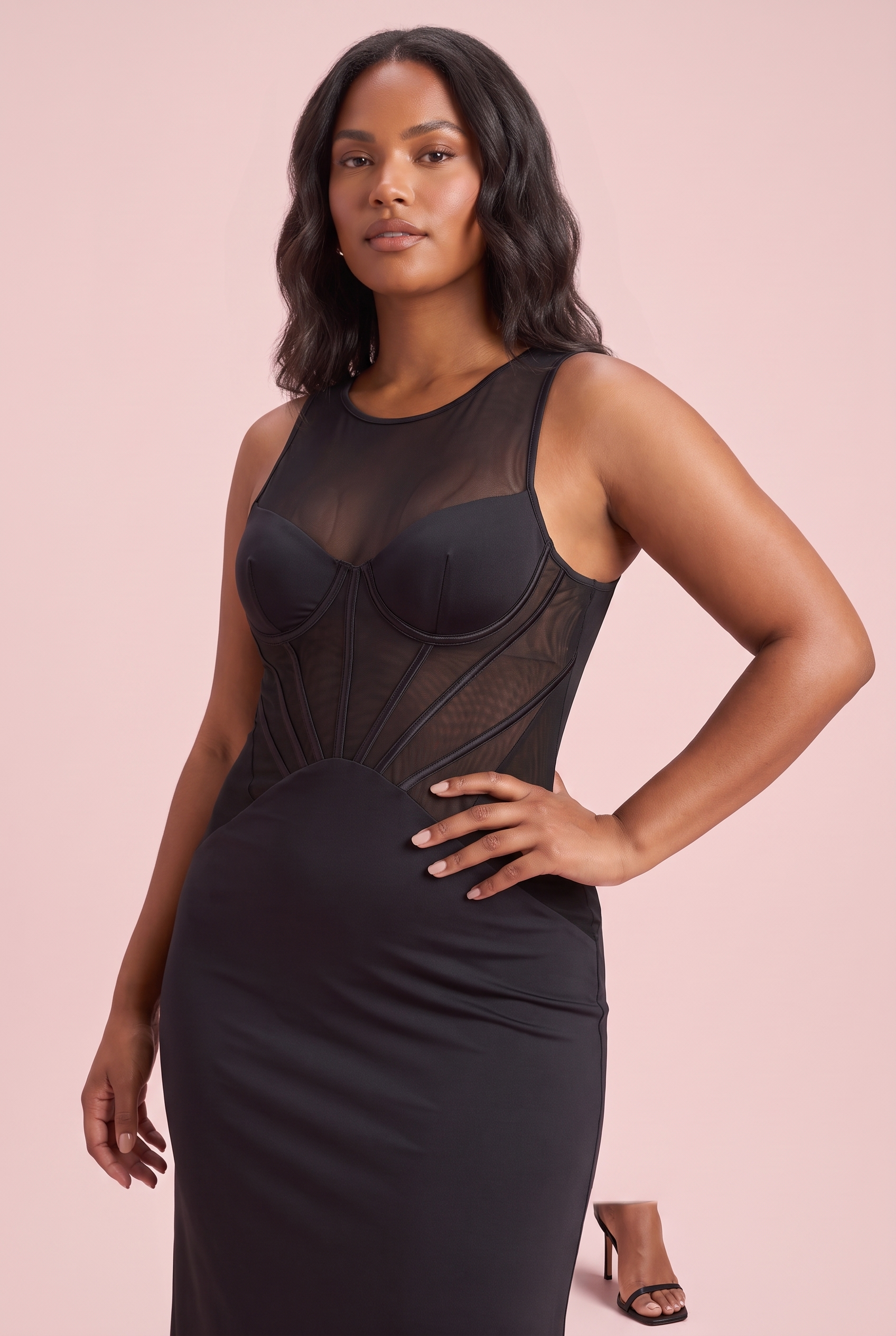Robe bustier noire à empiècements en résille | Vue rapprochée | Lounelle Paris