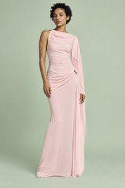 Robe longue rose à col montant, détails drapés et manches cape | Vue de face | Lounelle Paris