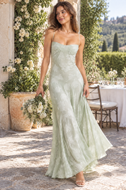 Robe longue fleurie vert clair | Photo lifestyle | Lounelle Paris