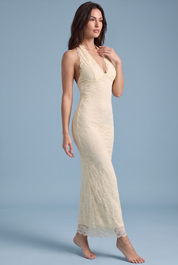 Robe longue en dentelle jaune à encolure asymétrique et détail au col | Vue de dos | Lounelle Paris