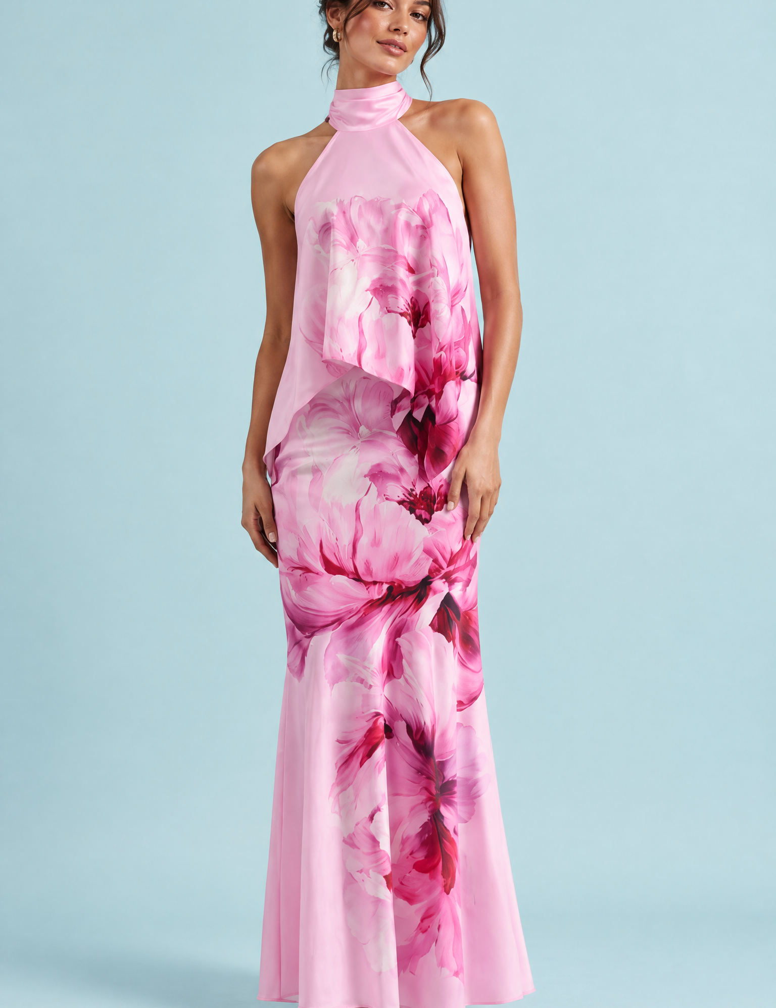 Jupe longue asymétrique rose à imprimé floral en satin mat | Vue de face | Lounelle Paris