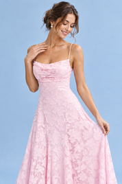 Robe longue fleurie rose à col bénitier | Vue rapprochée | Lounelle Paris