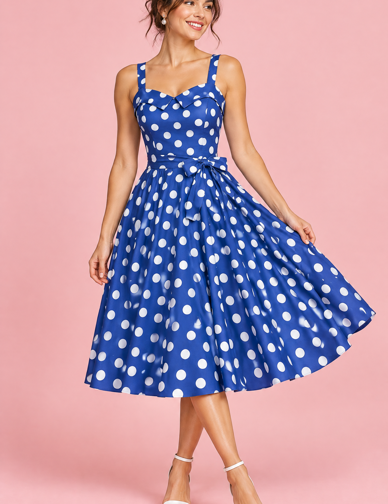 Robe midi bleue à pois et encolure carrée | Vue de face | Lounelle Paris