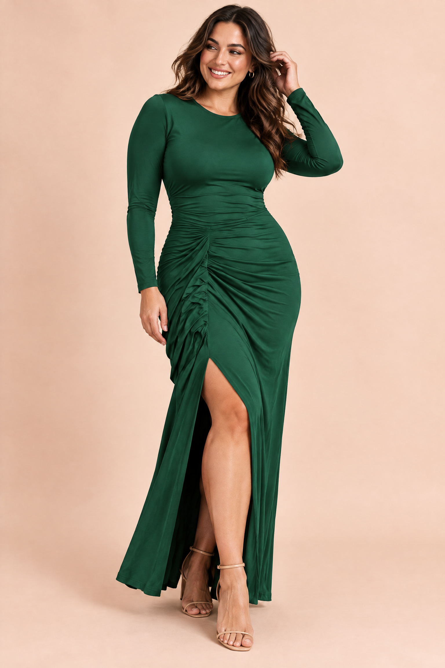 Robe longue verte à manches longues et fente volantée | Porté sur une autre silhouette | Lounelle Paris