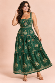 Robe longue vert forêt fleurie à volants | Porté sur une autre silhouette | Lounelle Paris
