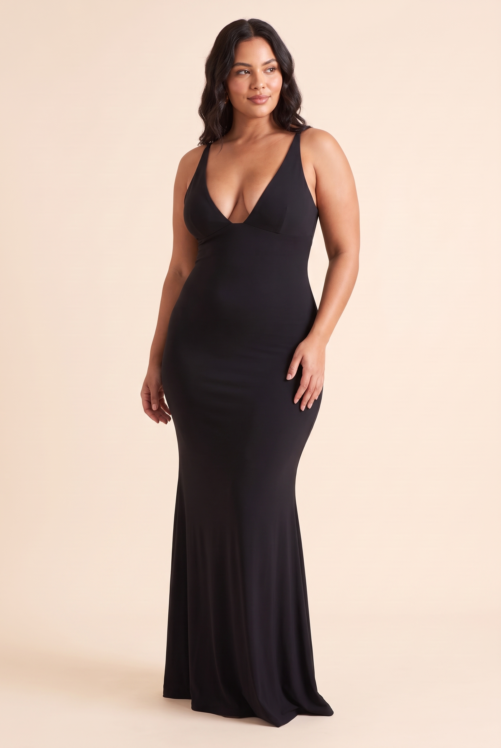 Robe longue noire près du corps à décolleté V | Porté sur une autre silhouette | Lounelle Paris