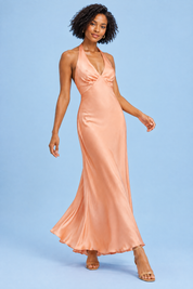 Robe longue pêche à encolure dos nu et fronces | Vue en mouvement | Lounelle Paris