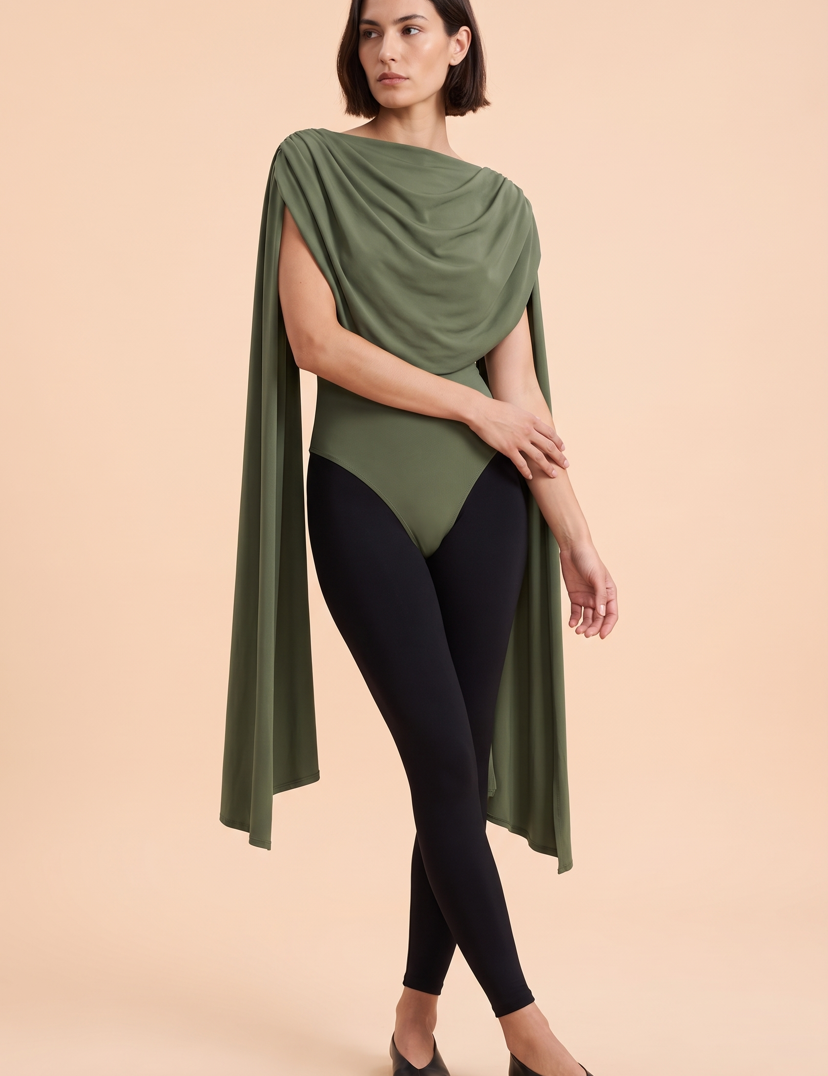 Body vert olive ajusté froncé à col bénitier | Vue de face | Lounelle Paris