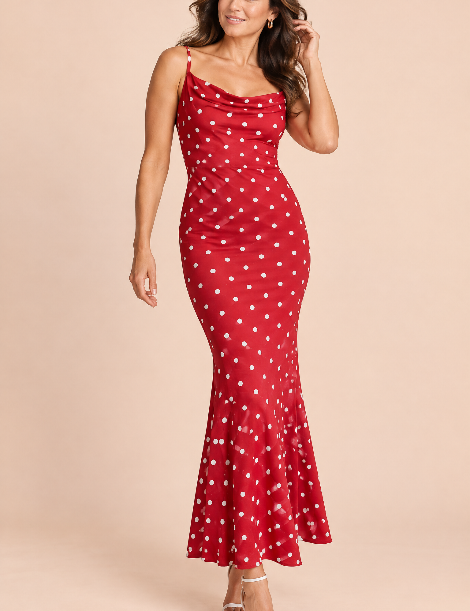 Robe longue sirène rouge à pois et encolure drapée | Vue de face | Lounelle Paris